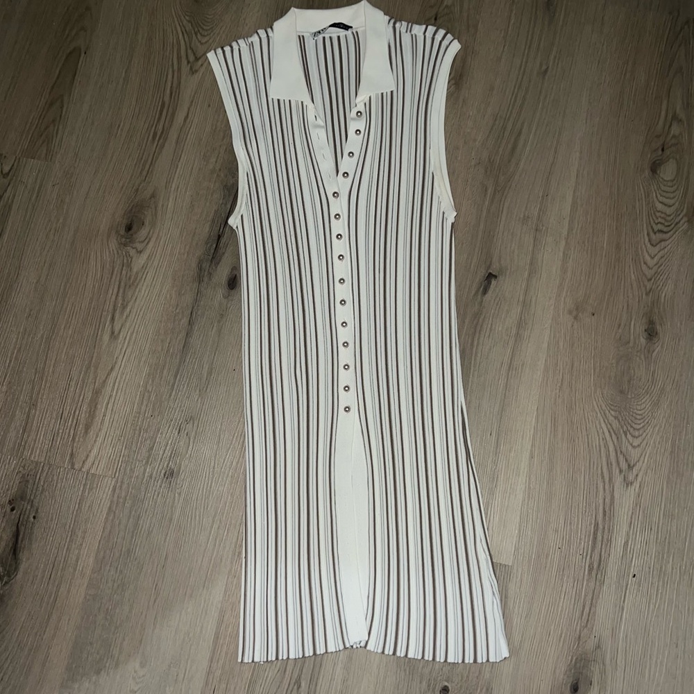 ZARA Sleeveless Striped Button Up Blouse Size M White Beige